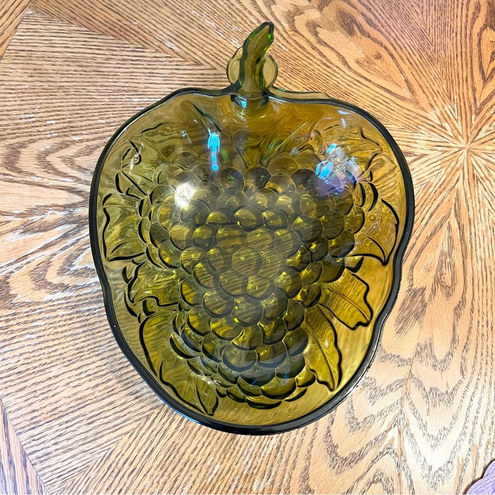 Vintage Indiana Glass Company Green Grape Embossed Carnival Glass Fruit Bowl